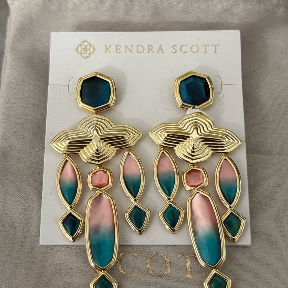 NWT! Kendra Scott Monica Gold Statement Earrings - Picture 3 of 6